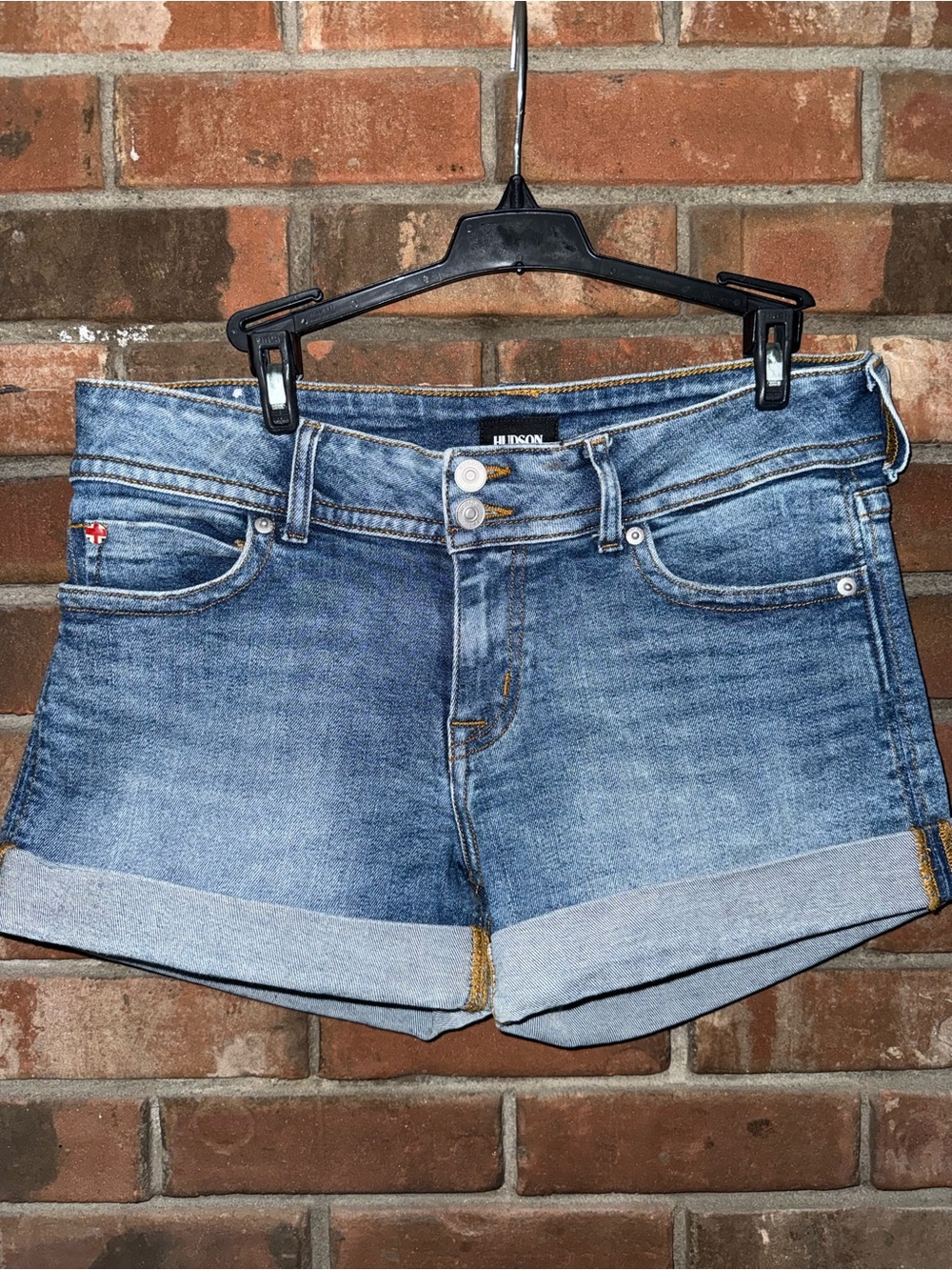 Hudson Ruby Mid-Thigh Flap Pocket Stretch Denim Jean Shorts. Size 28